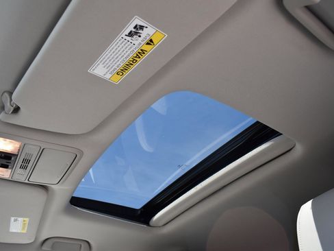 Used 2025 Honda Odyssey EX-L image 10