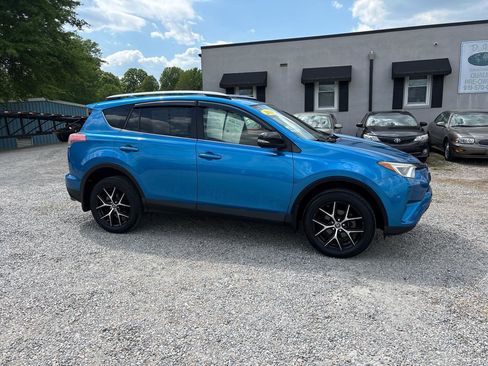 Used 2018 Toyota RAV4 SE w/ Power Extra Value Package image 5