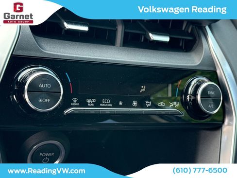Used 2023 Toyota Venza LE AWD/4WD image 32