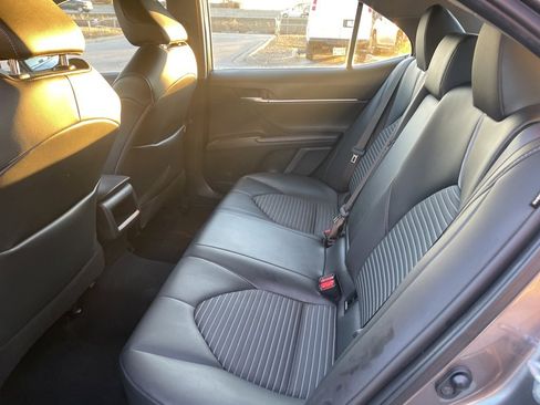 Used 2021 Toyota Camry SE image 10