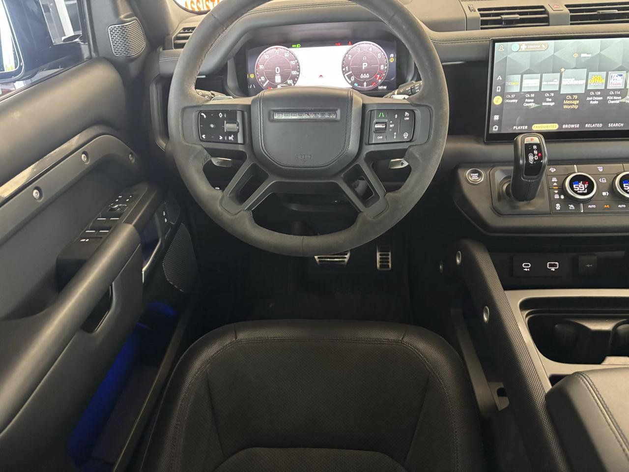Used 2023 Land Rover Defender 110 V8 AWD/4WD image 13