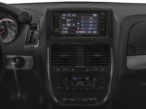 Used 2017 Dodge Grand Caravan GT FWD image 12