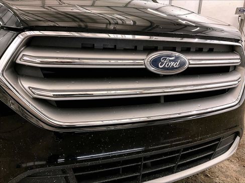 Used 2017 Ford Escape SE w/ Equipment Group 201A image 29