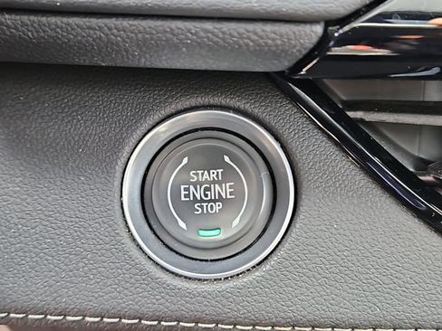 Used 2025 Buick Enclave Avenir AWD/4WD image 27