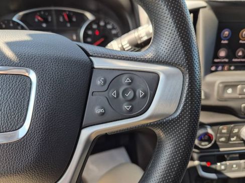 Used 2024 GMC Terrain SLE w/ Driver Convenience Package FWD image 20