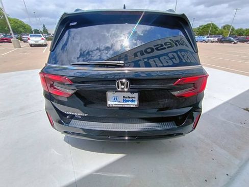 Used 2026 Honda Odyssey EX-L image 5