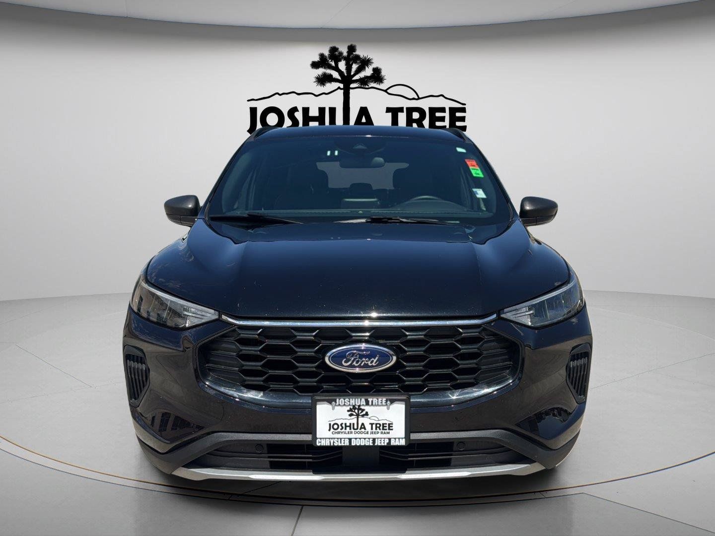 Used 2025 Ford Escape ST-Line FWD image 2