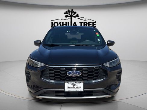 Used 2025 Ford Escape ST-Line FWD image 2