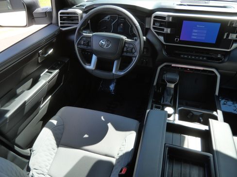 Used 2025 Toyota Tundra SR5 AWD/4WD image 10