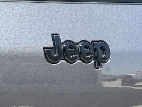 New 2025 Jeep Grand Cherokee L Altitude image 14