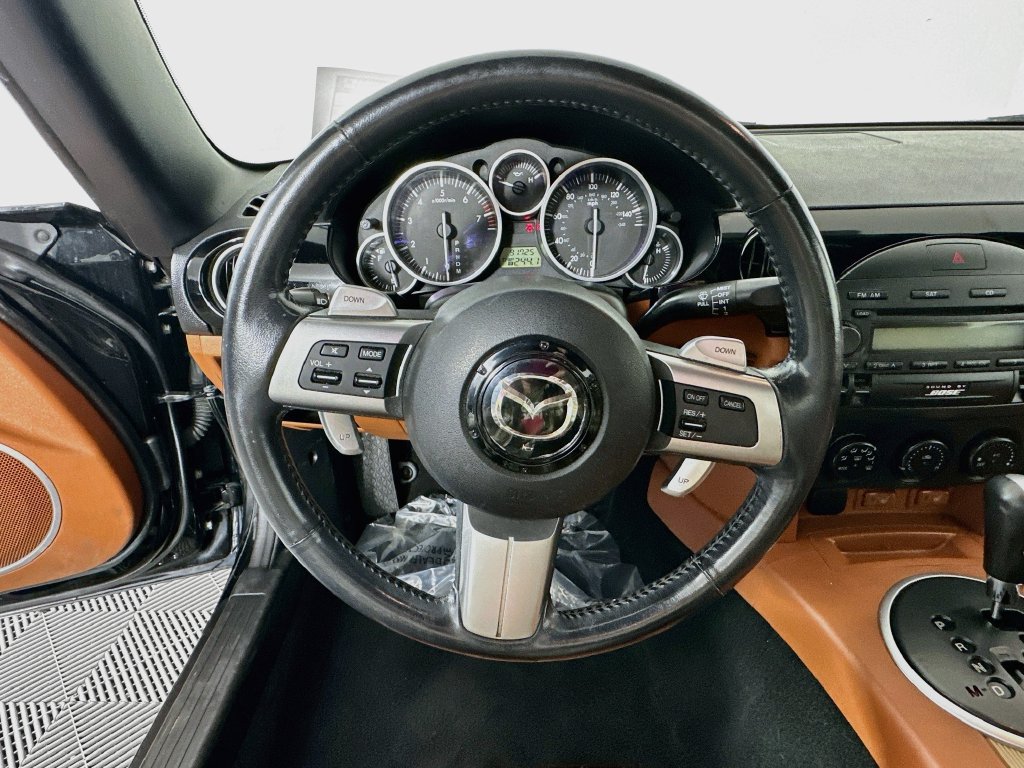 Used 2007 MAZDA MX-5 Miata Grand Touring w/ Premium Pkg RWD image 16
