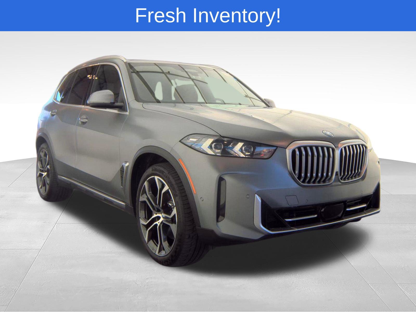 Used 2026 BMW X5 xDrive50e AWD/4WD image 4
