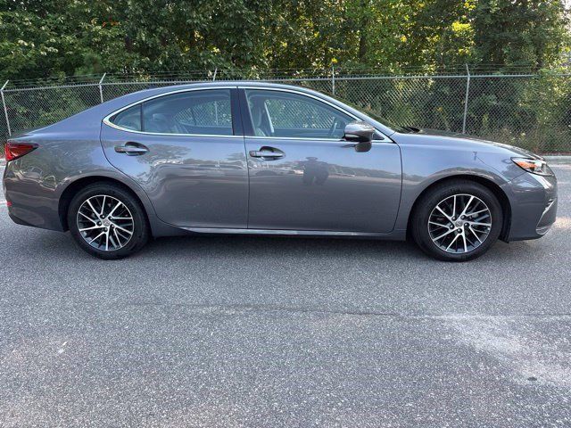 Used 2018 Lexus ES 350 w/ Luxury Package w/Wood Trim FWD image 12
