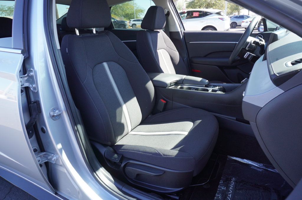 Used 2025 Hyundai Sonata SEL AWD/4WD image 12