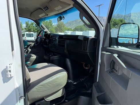 Used 2020 Chevrolet Express 3500 LS RWD image 17