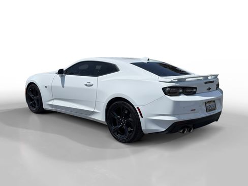 Used 2021 Chevrolet Camaro SS RWD image 3