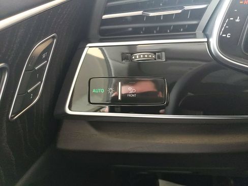 Used 2023 Audi Q8 Prestige AWD/4WD image 29