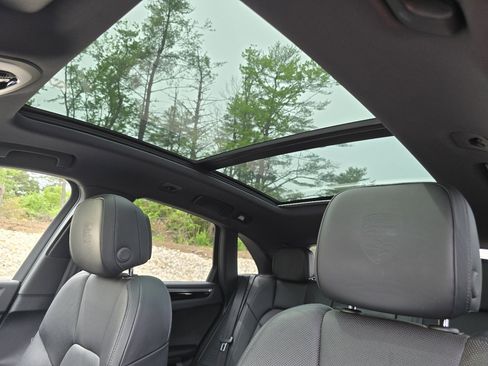 Used 2020 Porsche Macan S AWD/4WD image 6