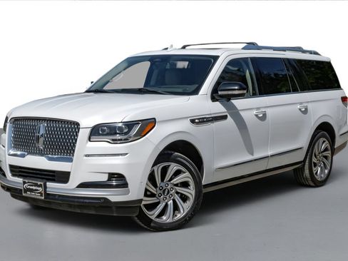 Used 2023 Lincoln Navigator L Reserve AWD/4WD image 4