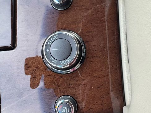 Used 2013 INFINITI JX35 AWD w/ Premium Pkg image 37