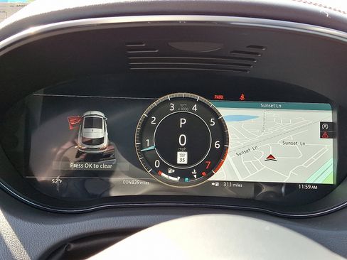 Certified 2024 Jaguar E-PACE R-Dynamic SE image 23