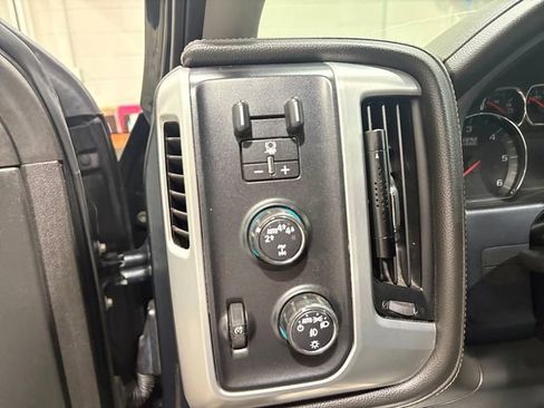 Used 2018 GMC Sierra 1500 SLE w/ SLE Value Package image 17