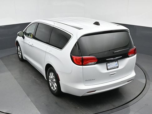 Used 2023 Chrysler Voyager LX image 73