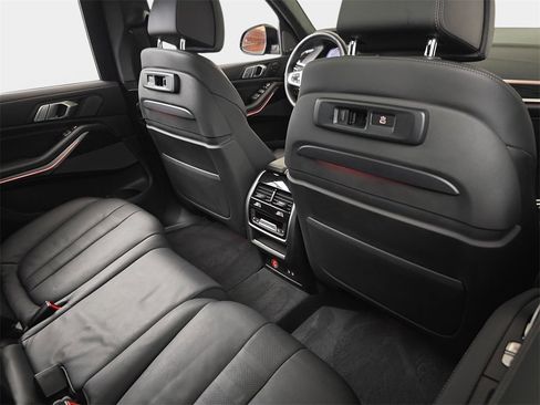 Used 2019 BMW X7 xDrive50i w/ M Sport Package image 14