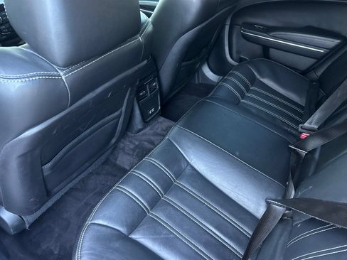 Used 2018 Chrysler 300 S AWD/4WD image 15