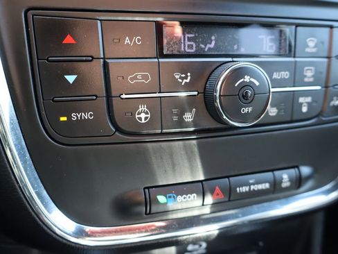Used 2015 Chrysler Town & Country S w/ Driver Convenience Group FWD image 13