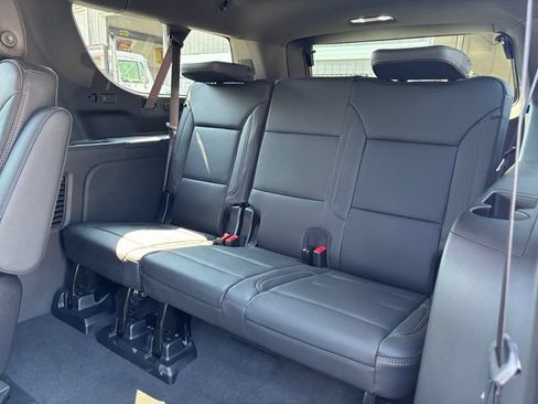 Used 2026 Chevrolet Suburban High Country AWD/4WD image 27