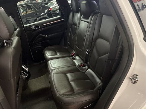 Used 2017 Porsche Cayenne Platinum Edition w/ Premium Package (PJV) AWD/4WD image 31