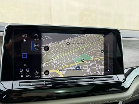 Certified 2025 Volkswagen Atlas SEL image 18