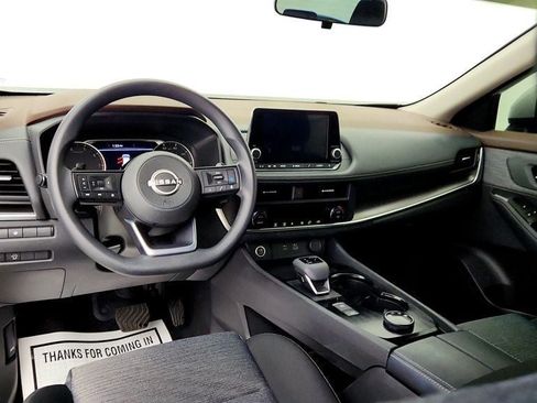 Used 2023 Nissan Rogue SV AWD/4WD image 11