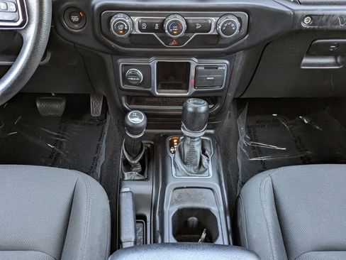 Used 2018 Jeep Wrangler Unlimited Sport image 20