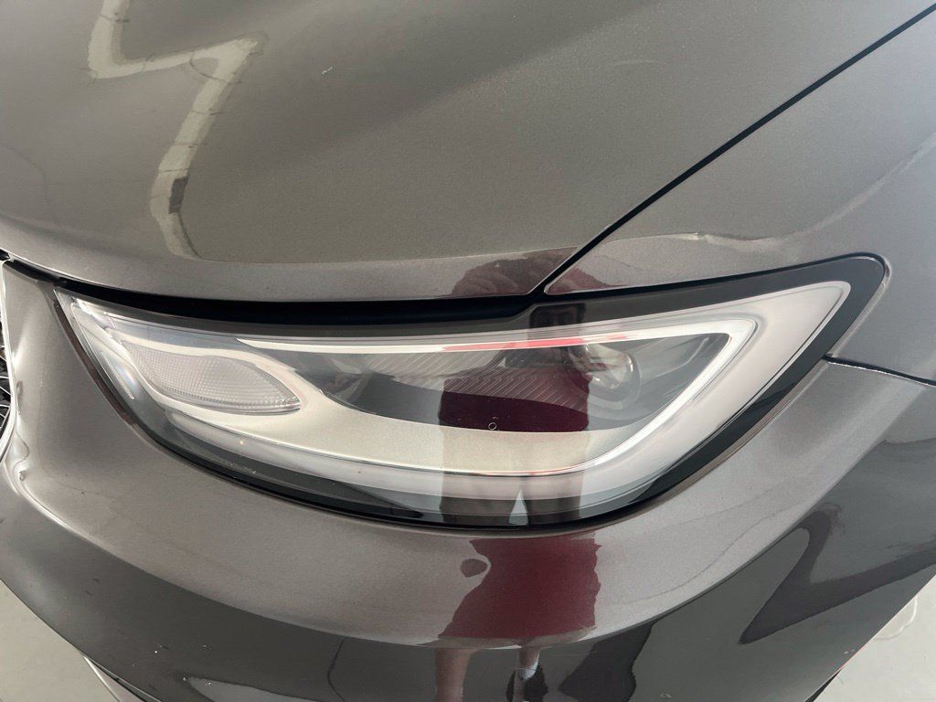 Used 2023 Chrysler Pacifica Limited FWD image 36