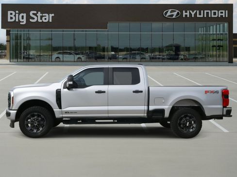 Used 2024 Ford F250 XL w/ STX Appearance Package image 2