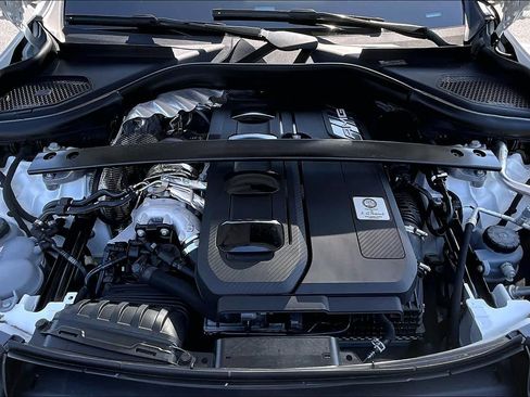 Certified 2025 Mercedes-Benz GLC 43 AMG 4MATIC image 32