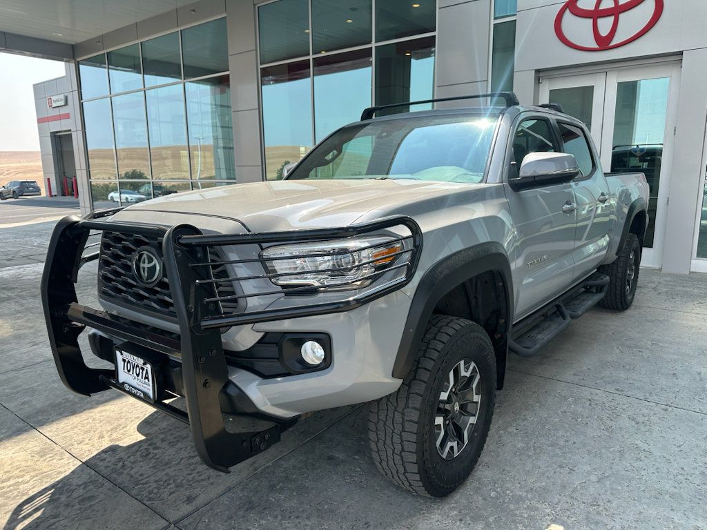 Used 2020 Toyota Tacoma TRD Off-Road w/ Technology Package AWD/4WD image 4