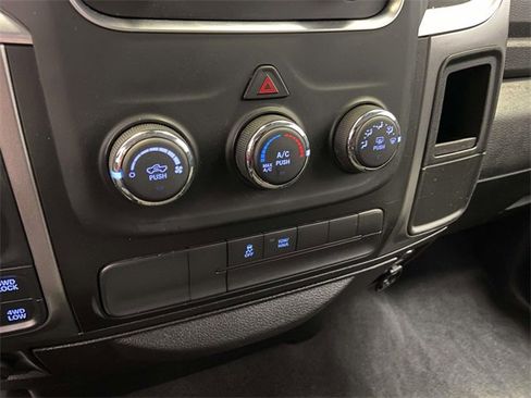 Used 2022 RAM 1500 Classic SLT image 26