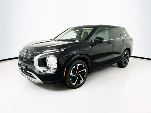 Used 2024 Mitsubishi Outlander SE FWD image 3
