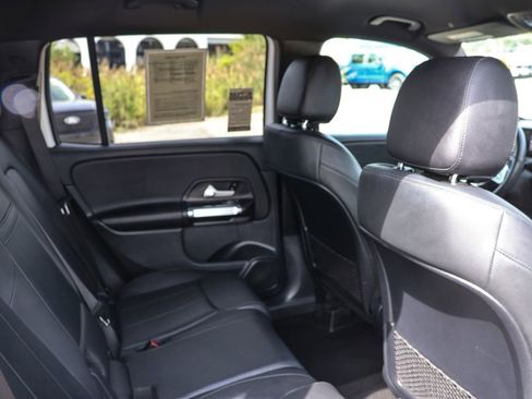 Used 2023 Mercedes-Benz GLB 250 GLB 250 image 24