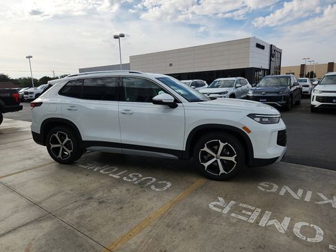 New 2026 Volkswagen Tiguan SE image 8