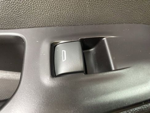 Used 2018 Chevrolet Traverse LT FWD image 24