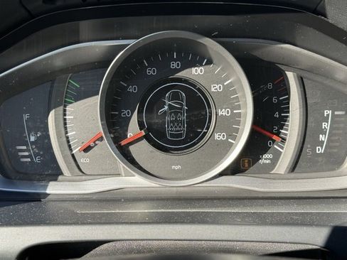 Used 2017 Volvo S60 T5 Dynamic image 36