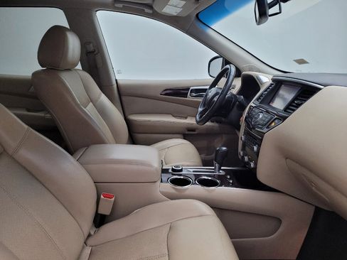 Used 2016 Nissan Pathfinder Platinum image 21