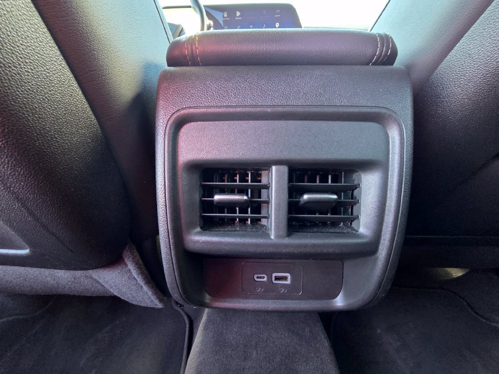 Used 2025 Cadillac XT4 Premium Luxury AWD/4WD image 30