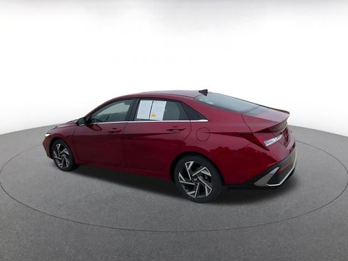 Used 2025 Hyundai Elantra SEL image 10