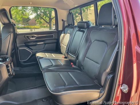 Used 2022 RAM 1500 Laramie AWD/4WD image 11