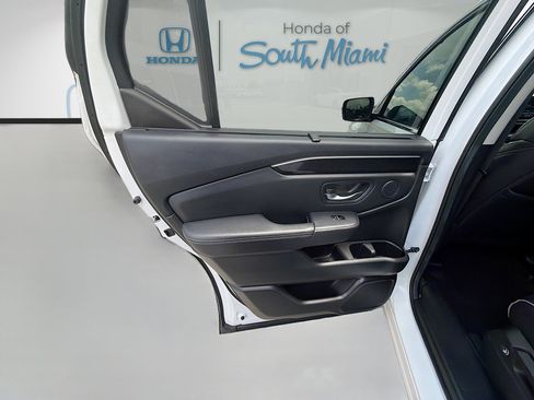 Used 2025 Honda Pilot Elite image 26